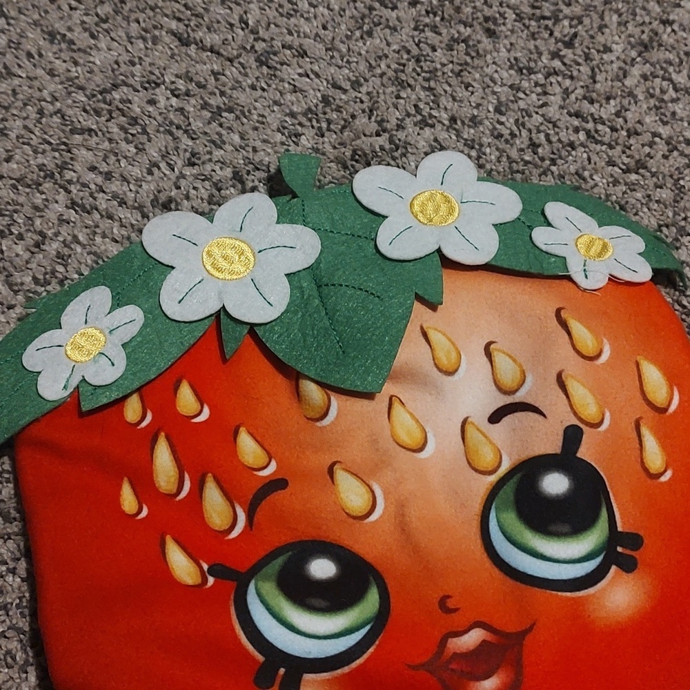 Girls Shopkins Hat - Picture 2 of 4